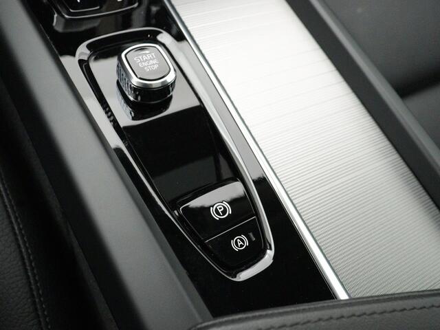 Volvo XC60 2.0 T6 Plug-in hybrid AWD Plus Dark Pano, 21", 360 camera
