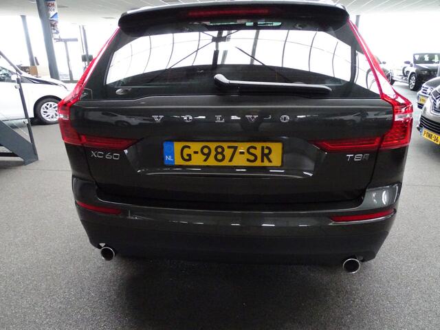 Volvo XC60 2.0 T8 Twin Engine AWD Momentum Pro, NL-Auto Pano, Navi, Carplay, Etc.