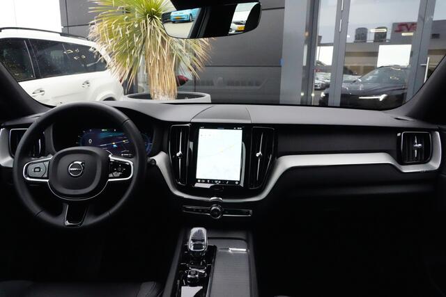 Volvo XC60 2.0 T6 Recharge AWD Plus Black Edition 350pk Panoramadak/Stoelverwarming/360Camera