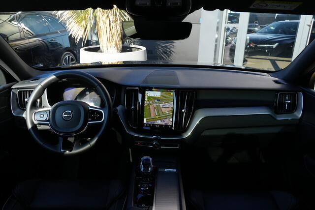 Volvo XC60 2.0 T8 Recharge AWD Plus Black Edition 455pk Panoramadak/Stoelverwarming/360Camera