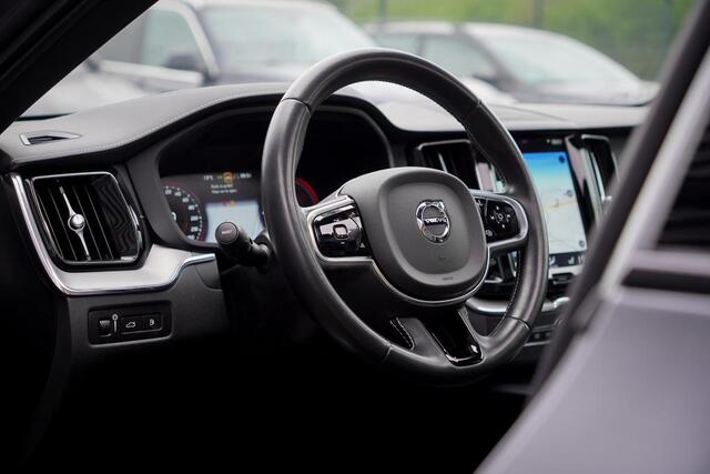 Volvo XC60 2.0 T8 Twin Engine AWD Polestar Engineered 405PK / Pano / NL Auto / Dealeronderhoud / Incl BTW / IntelliSafe