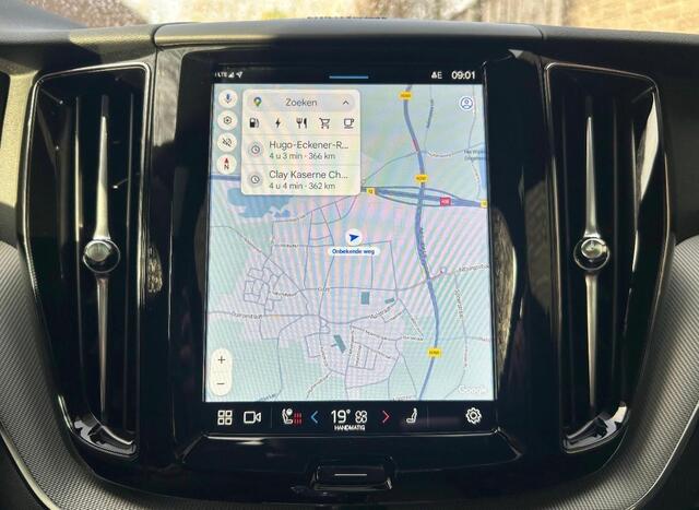 Volvo XC60 2.0 T8 Hybrid AWD Plus Dark l Luchtvering l Trekhaak l Harman Kardon l 21" l