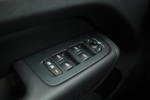 Volvo XC60 2.0 T8 Plug-in hybrid AWD Plus Dark | Pano | Memory seats | 360cam | H&K | Leder | Pilot Assist