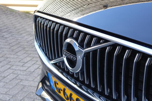 Volvo XC60 T8 Twin Engine AWD Inscription | Luchtvering | Head-up display | Elektrische trekhaak