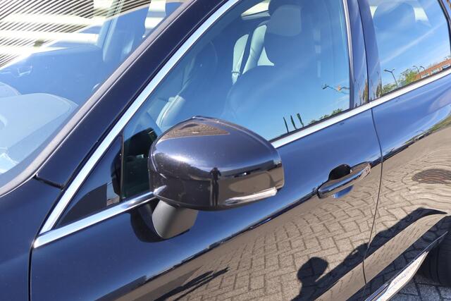 Volvo XC60 T8 Twin Engine AWD Inscription | Luchtvering | Head-up display | Elektrische trekhaak