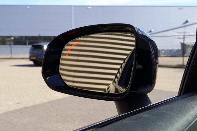 Volvo XC60 T8 Twin Engine AWD Inscription | Luchtvering | Head-up display | Elektrische trekhaak