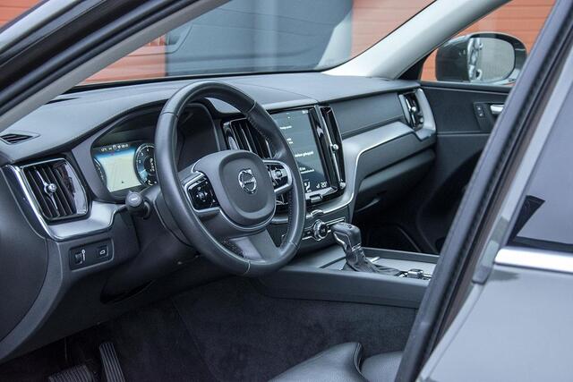 Volvo XC60 2.0 T5 INSCRIPTION / PANORAMADAK