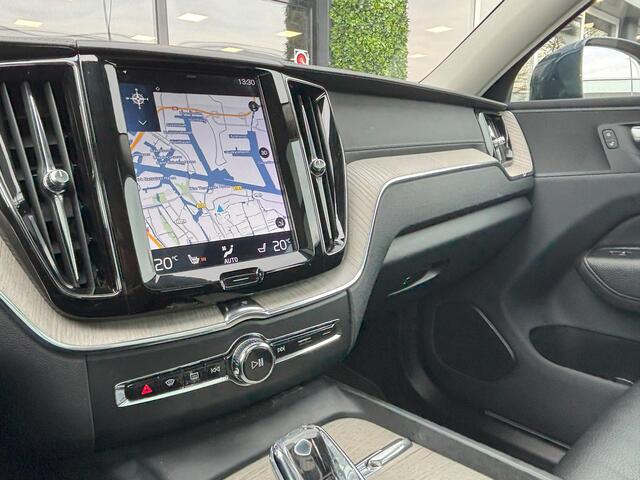 Volvo XC60 2.0 T8 Twin Engine AWD Inscription | Pano | HUD | Trekhaak