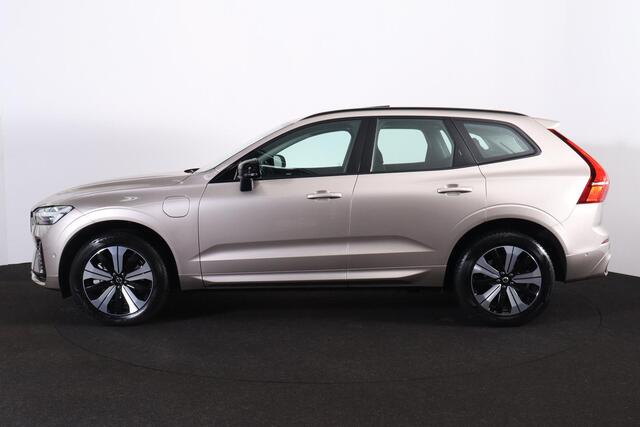 Volvo XC60 T6 Recharge AWD Plus Dark - Panorama/schuifdak - IntelliSafe Assist & Surround - 360º Camera - Verwarmde voorstoelen, stuur & achterbank - Parkeersensoren voor & achter - Elektr. bedienb. voorstoelen met geheugen - Draadloze tel. lader - Elektr. inklapbar