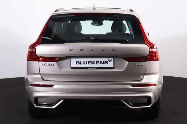 Volvo XC60 T6 Recharge AWD Plus Dark - Panorama/schuifdak - IntelliSafe Assist & Surround - 360º Camera - Verwarmde voorstoelen, stuur & achterbank - Parkeersensoren voor & achter - Elektr. bedienb. voorstoelen met geheugen - Draadloze tel. lader - Elektr. inklapbar