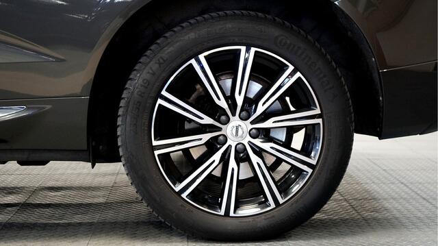 Volvo XC60 2.0 Recharge T6 AWD 250kW/340pk Aut8 Inscription PANORAMADAK + HARMAN/KARDON + KEYLESS ENTRY&GO + PILOT ASSIST + CARPLAY + LANE ASSIST + 360 CAMERA + PD-GLASS + EL.TREKHAAK + BLIS + DRIVE MODES + CAMERA + PARKSENSOREN + 19" LM-VELGEN!!