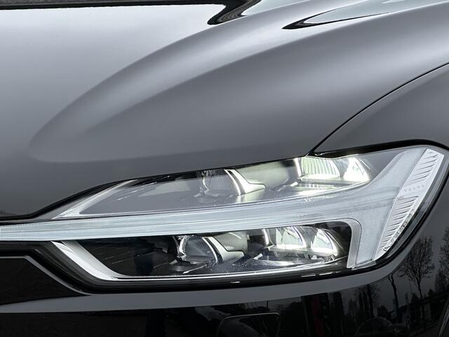Volvo XC60 2.0 T5 Momentum | Camera | Keyless | ACC | 250 pk