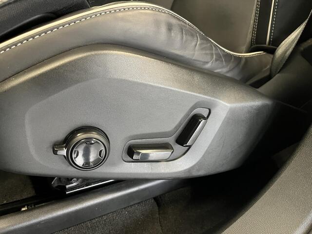 Volvo XC60 2.0 Recharge T8 AWD Inscription 2100 kg trekkracht! Harman Kardon, PLUGIN, 407PK, Stoelgeheugen, Lederenbekleding, Elektrisch wegklapbare Trekhaak, Panorama Schuif/Kanteldak!