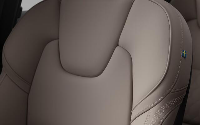 Volvo XC60 2.0 T6 Plug-in hybrid AWD Essential | Climate | Driver Assist | Getint glas | 19" | Lage Fiscale Waarde!!