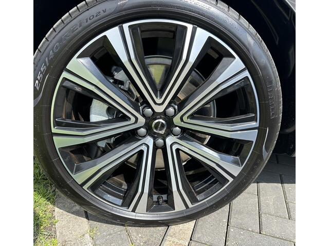 Volvo XC60 2.0 T6 Plug-in hybrid AWD Ultra Bright - Massage - B&W - HUD NP 85K