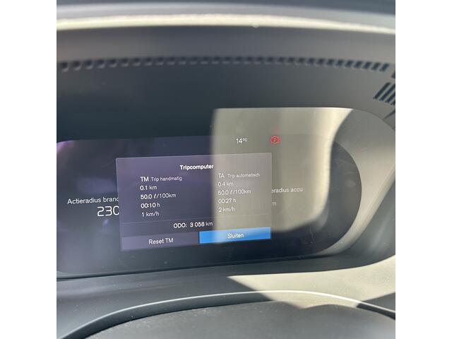 Volvo XC60 2.0 T6 Plug-in hybrid AWD Ultra Bright - Massage - B&W - HUD NP 85K