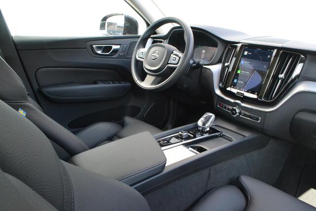 Volvo XC60 2.0 T6 Plug-in hybrid AWD Inscription Exclusive Volvo XC60 2.0 Recharge T6 AWD Inscription Exclusive luchtvering schuifdak 19 inch harman kardon head up display google-service standkachel trekhaak