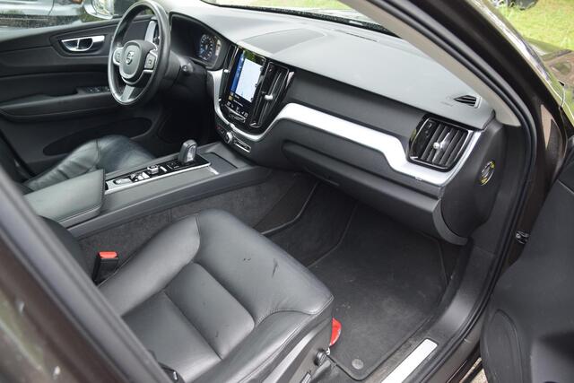 Volvo XC60 2.0 Recharge T6 AWD Bus Pro met Pano/Leer/Cam/Trh