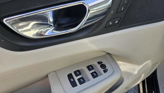 Volvo XC60 2.0 T8 Twin Engine AWD Inscription