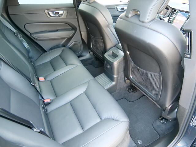 Volvo XC60 2.0 T6 Plug-in hybrid AWD Plus Bright Harman Kardon / Schuifdak / Memory-stoelen / Apple Carplay