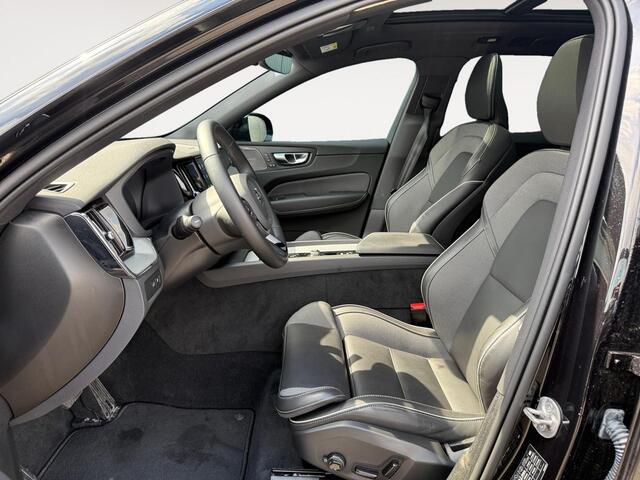 Volvo XC60 2.0 T8 Plug-in hybrid AWD Plus Black Edition | Extra getint glas | Harman/Kardon Audio | Stoelverwarming | 360 graden camera |