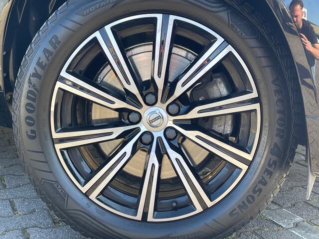 Volvo XC60 2.0 T5 Inscription | Pano | Pilot Assist | Leder | Camera | LED | HUD | 19 inch
