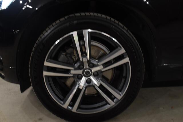 Volvo XC60 T5 250PK AWD Inscription / Navigatie / Cruise Control / Panorama Dak / Leder / LM Velgen /