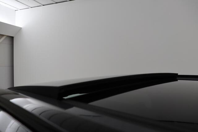 Volvo XC60 2.0 Recharge T8 AWD R Design | Panoramadak | Head-Up | Trekhaak | Harman/Kardon | Camera | Adaptive cruise | Stoelverwarming | Memory | Navigatie