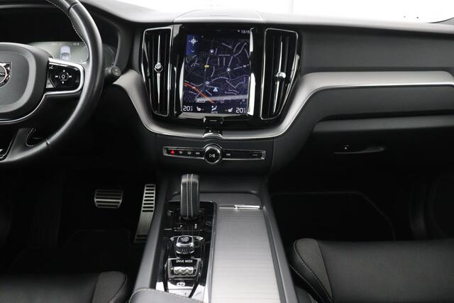 Volvo XC60 2.0 Recharge T8 AWD R Design | Panoramadak | Head-Up | Trekhaak | Harman/Kardon | Camera | Adaptive cruise | Stoelverwarming | Memory | Navigatie