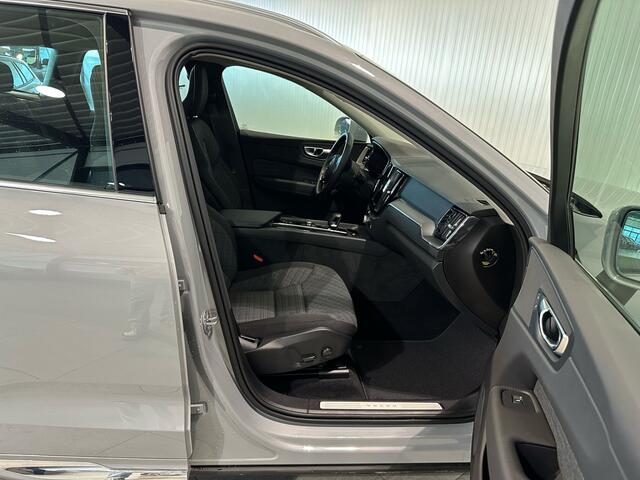 Volvo XC60 T6 Aut. Essential Bright Parkeercamera Cruise Control 405pk