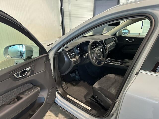 Volvo XC60 T6 Aut. Essential Bright Parkeercamera Cruise Control 405pk