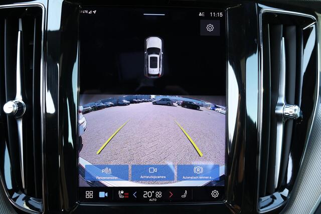 Volvo XC60 T6 Recharge AWD R-Design - LONG RANGE - Panorama/schuifdak - Adaptieve LED koplampen - Parkeercamera achter - Verwarmde voorstoelen & stuur - Parkeersensoren voor & achter - Elektr. bedienb. voorstoelen met geheugen - Draadloze tel. lader - Cruise Control