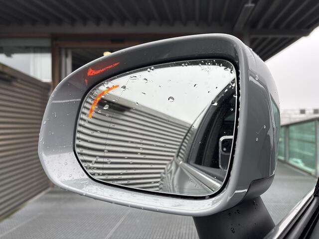 Volvo XC60 2.0 T6 Plug-in hybrid AWD Essential Edition Bright Hybrid, Automaat, Driver assist, Leder, 19 inch, Stoelverwarming, Stuurverwarming, Park assist voor- en achter, All-season banden