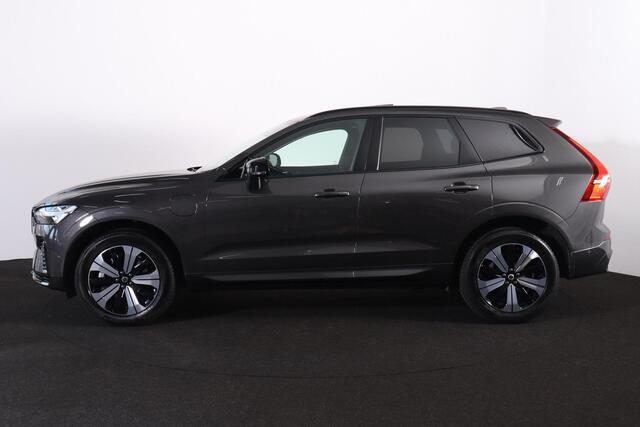 Volvo XC60 T6 Recharge AWD Plus Dark - LONG RANGE - Panorama/schuifdak - IntelliSafe Assist & Surround - 360º Camera - Harman/Kardon audio - Adaptieve LED koplampen - Verwarmde voorstoelen, stuur & achterbank - Parkeersensoren voor & achter - Elektr. bedienb. voorst