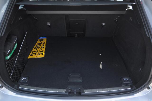Volvo XC60 T6 350PK Automaat Inscription / Long range / Adaptieve cruise control / Parkeersensoren met camera / Elektrische achterklep / Sportstoelen / Elektrische stoelen / Trekhaak / Keyless entry / Panoramadak