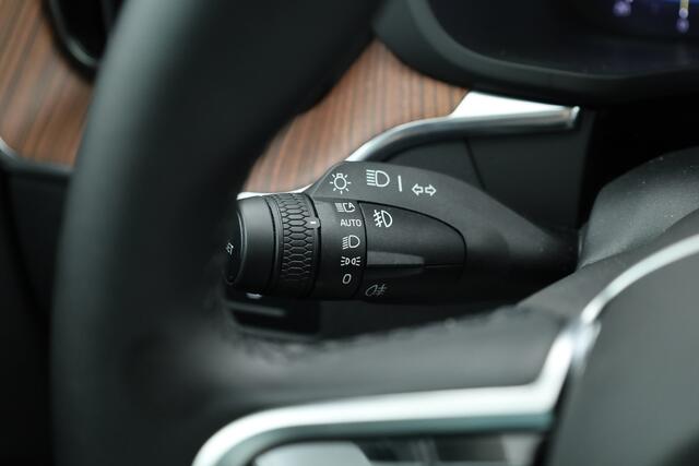 Volvo XC60 T8 Recharge Plus Bright | Luchtvering | Pano | Stoelventilatie | H&K | Memory seats | Pilot Assist