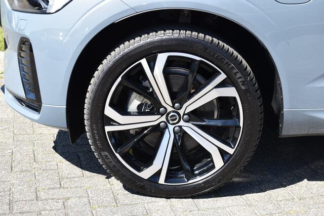 Volvo XC60 T6 Plug-in hybrid AWD Ultimate Dark | Luchtvering | 21" velgen | Trekhaak | HUD | H&K | ACC | Blis | 360 camera