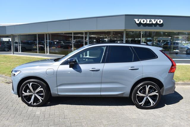 Volvo XC60 T6 Plug-in hybrid AWD Ultimate Dark | Luchtvering | 21" velgen | Trekhaak | HUD | H&K | ACC | Blis | 360 camera