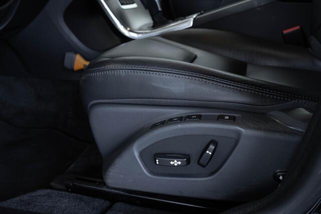 Volvo XC60 T5 Automaat AWD Nordic+ | Achteruitrijcamera | High Performance Audio | Adaptieve Koplampen | Parkeersensoren | Verwarmbare Voorruit | Dodehoekdetectie | Navigatiesysteem | Elektrisch Glazen Panorama-Dak | Adaptieve Cruise Control | Verwarmbare Voorstoele