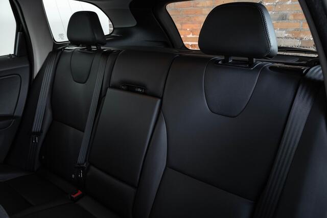 Volvo XC60 T5 Automaat AWD Nordic+ | Achteruitrijcamera | High Performance Audio | Adaptieve Koplampen | Parkeersensoren | Verwarmbare Voorruit | Dodehoekdetectie | Navigatiesysteem | Elektrisch Glazen Panorama-Dak | Adaptieve Cruise Control | Verwarmbare Voorstoele