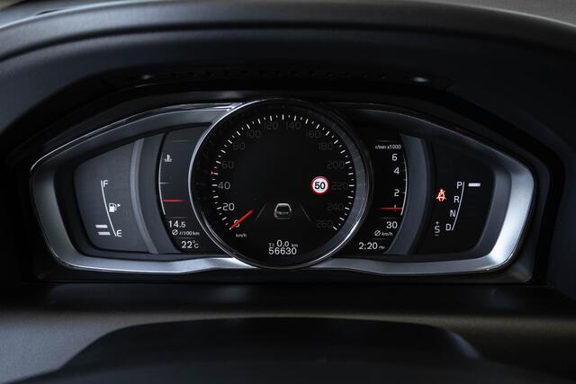 Volvo XC60 T5 Automaat AWD Nordic+ | Achteruitrijcamera | High Performance Audio | Adaptieve Koplampen | Parkeersensoren | Verwarmbare Voorruit | Dodehoekdetectie | Navigatiesysteem | Elektrisch Glazen Panorama-Dak | Adaptieve Cruise Control | Verwarmbare Voorstoele
