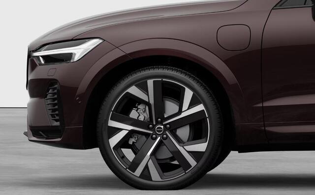 Volvo XC60 2.0 T8 Plug-in hybrid AWD Ultra Dark | Luchtvering | Bowers & Wilkins | Massage | Stoel ventilatie | Alarm | Stoel + Stuur verwarming |