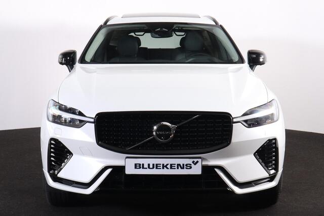 Volvo XC60 T6 Recharge AWD Plus Dark - LONG RANGE - Panorama/schuifdak - 360º Camera - Adaptieve LED koplampen - Verwarmde voorstoelen, stuur & achterbank - Parkeersensoren voor & achter - Elektr. bedienb. voorstoelen met geheugen - Draadloze tel. lader - Extra geti
