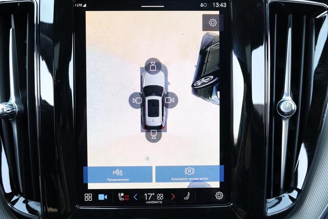 Volvo XC60 T6 Recharge AWD Plus Dark - LONG RANGE - Panorama/schuifdak - IntelliSafe Assist & Surround - 360º Camera - Adaptieve LED koplampen - Verwarmde voorstoelen, stuur & achterbank - Parkeersensoren voor & achter - Elektr. bedienb. voorstoelen met geheugen - D