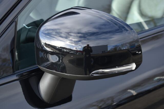 Volvo XC60 B4 Automaat Plus Dark | Keyless | Harman Kardon | Elec Stoelen | Stoel Stuurwielverwarming | 360 Camera