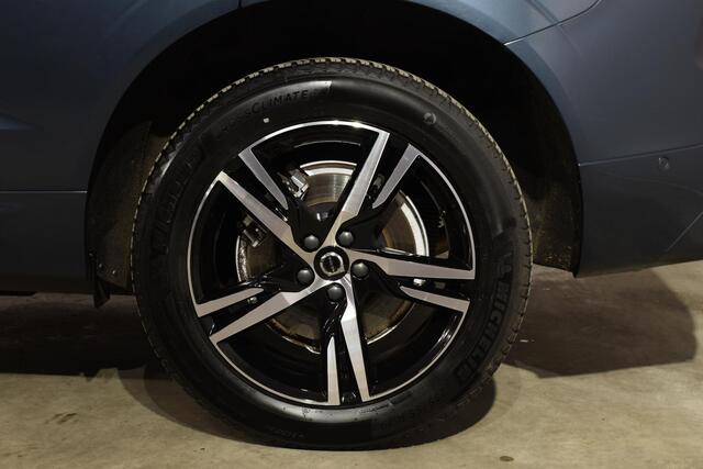 Volvo XC60 T8 310PK AWD R-Design / Navigatie / Head Up Display / 360 Camera / Parkeersensoren / Luchtvering / Stuur-Stoelverwarming /