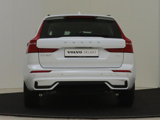 Volvo XC60 2.0 T6 Plug-in hybrid AWD Ultimate Dark | Head-up display | Harman/Kardon | Panoramisch schuif-/kantel dak | Adaptive cruise control | BLIS | Stoel/Stuurverwarming