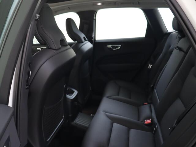 Volvo XC60 2.0 T6 Plug-in hybrid AWD Ultimate Dark | Head-up display | Harman/Kardon | Panoramisch schuif-/kantel dak | Adaptive cruise control | BLIS | Stoel/Stuurverwarming