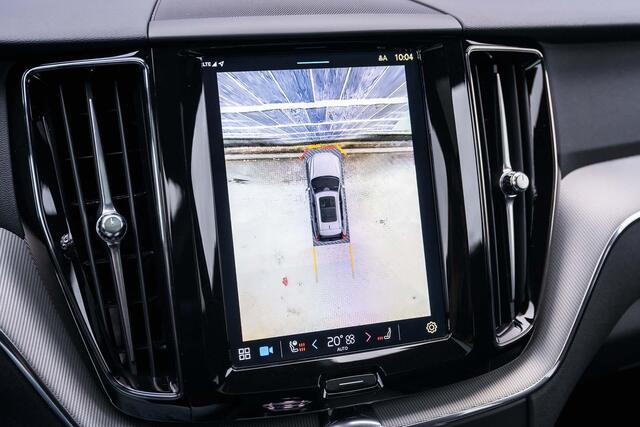 Volvo XC60 T6 Recharge AWD Plus Black Edition Long Range | 360° Camera | Elektr. Panoramadak | 22" LM velgen | Verwarmbare voorruit | Google Maps navigatie