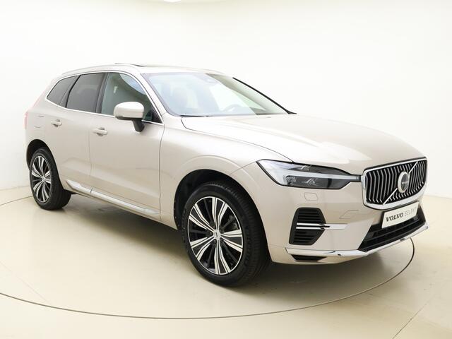 Volvo XC60 T6 350pk AWD Core Bright / Panoramadak / Pilot Assist / Stoel/- en stuurverwarming / Trekhaak / H&K audio / Lederen bekleding /